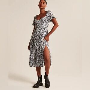 Floral Black and White Midi Dress Abercrombie & Fitch